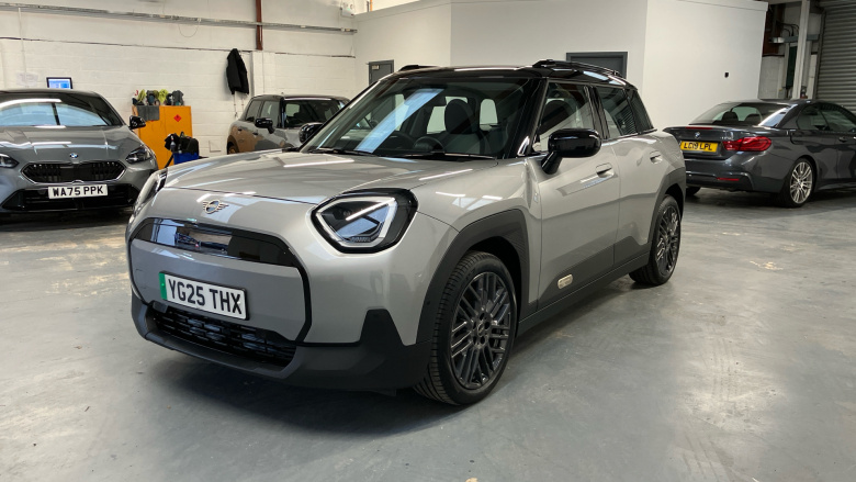 MINI Aceman 135kW E Classic 43kWh 5dr Auto Electric Hatchback